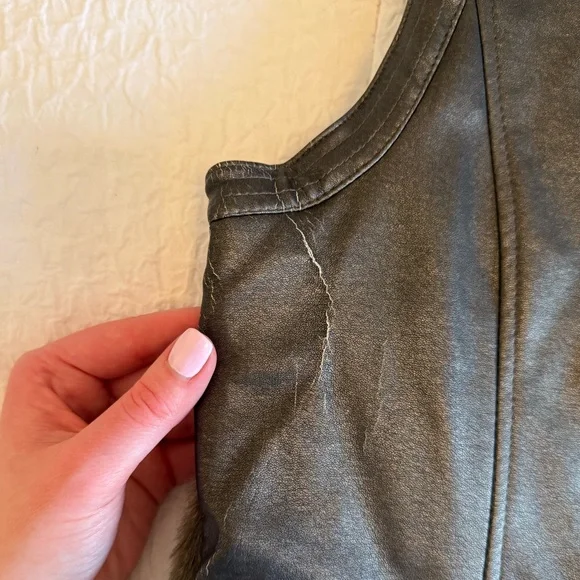 Big Chill Faux Fur & Leather Trim Vest – Size M - Picture 10 of 13